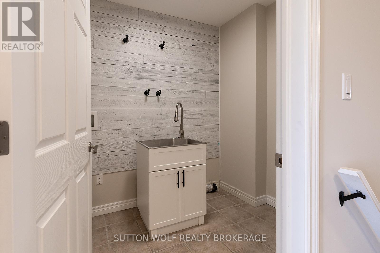 501 Darcy Drive, Strathroy-Caradoc, Ontario  N7G 4K9 - Photo 4 - X13030608