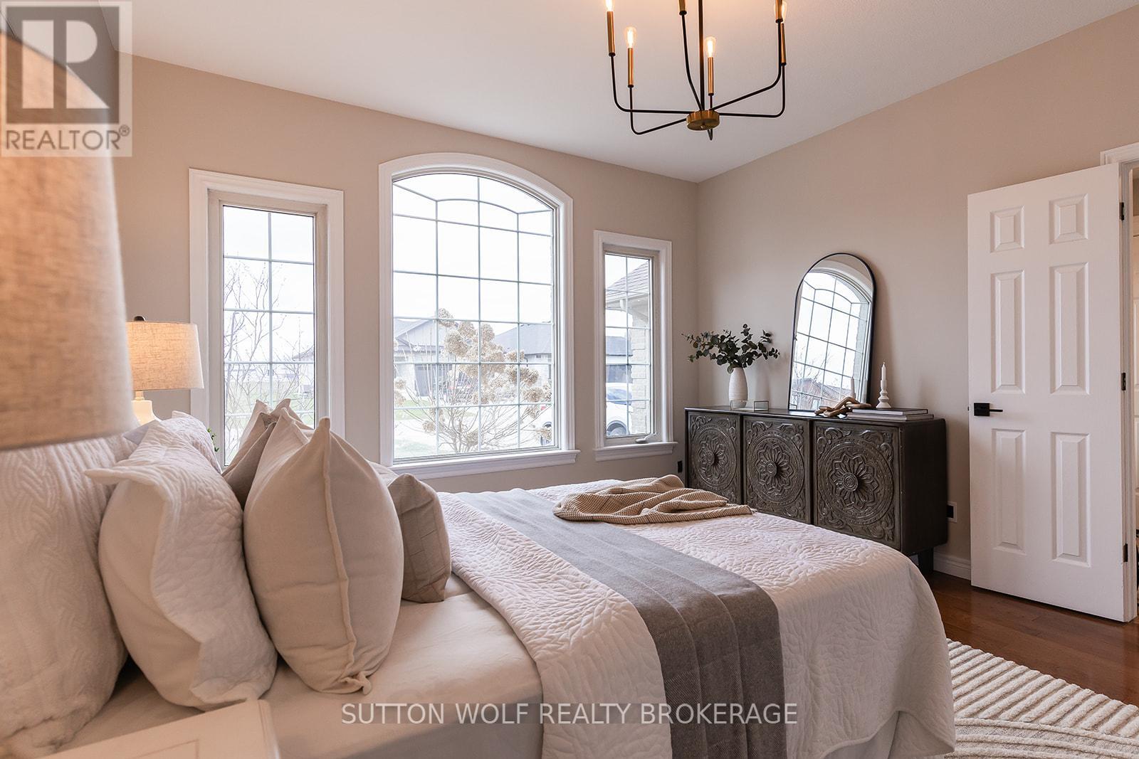 501 Darcy Drive, Strathroy-Caradoc, Ontario  N7G 4K9 - Photo 7 - X13030608