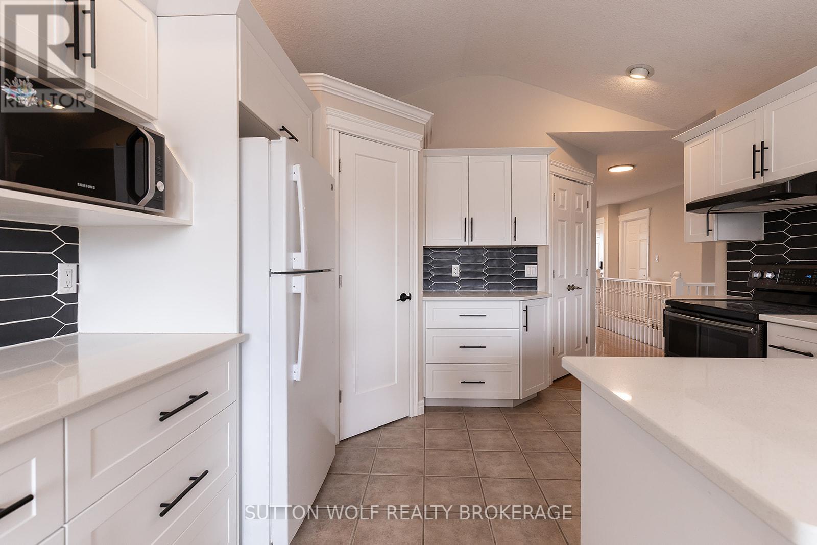 501 Darcy Drive, Strathroy-Caradoc, Ontario  N7G 4K9 - Photo 9 - X13030608