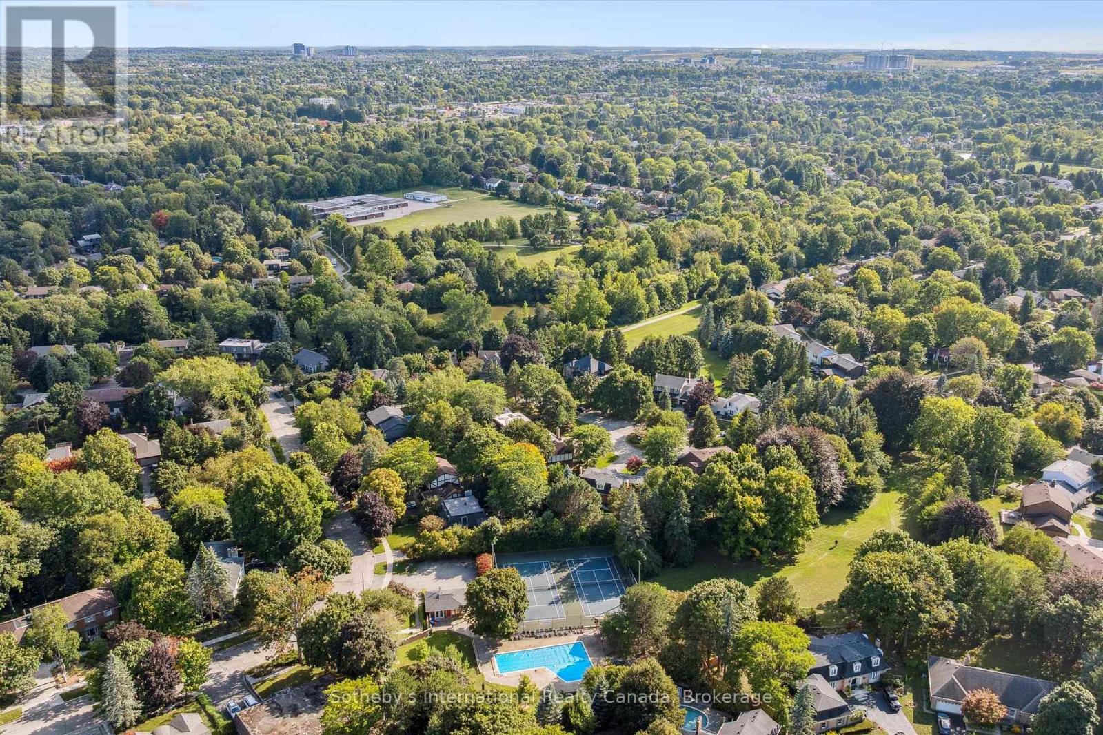 348 Browning Place, Waterloo, Ontario  N2L 2W3 - Photo 41 - X12399870