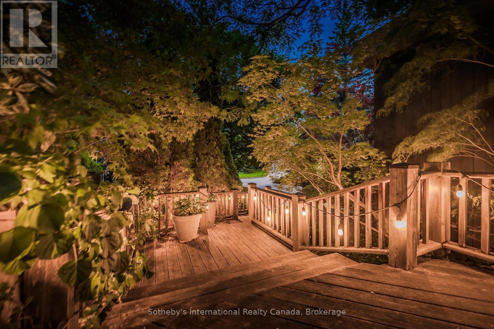 348 Browning Place, Waterloo, Ontario  N2L 2W3 - Photo 8 - X12399870