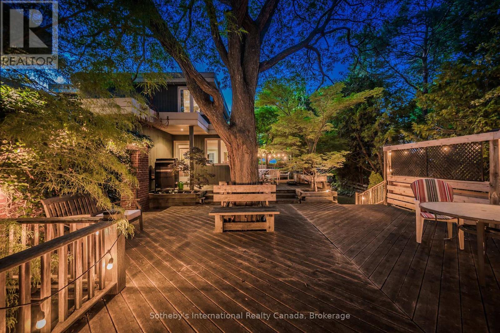 348 Browning Place, Waterloo, Ontario  N2L 2W3 - Photo 9 - X12399870