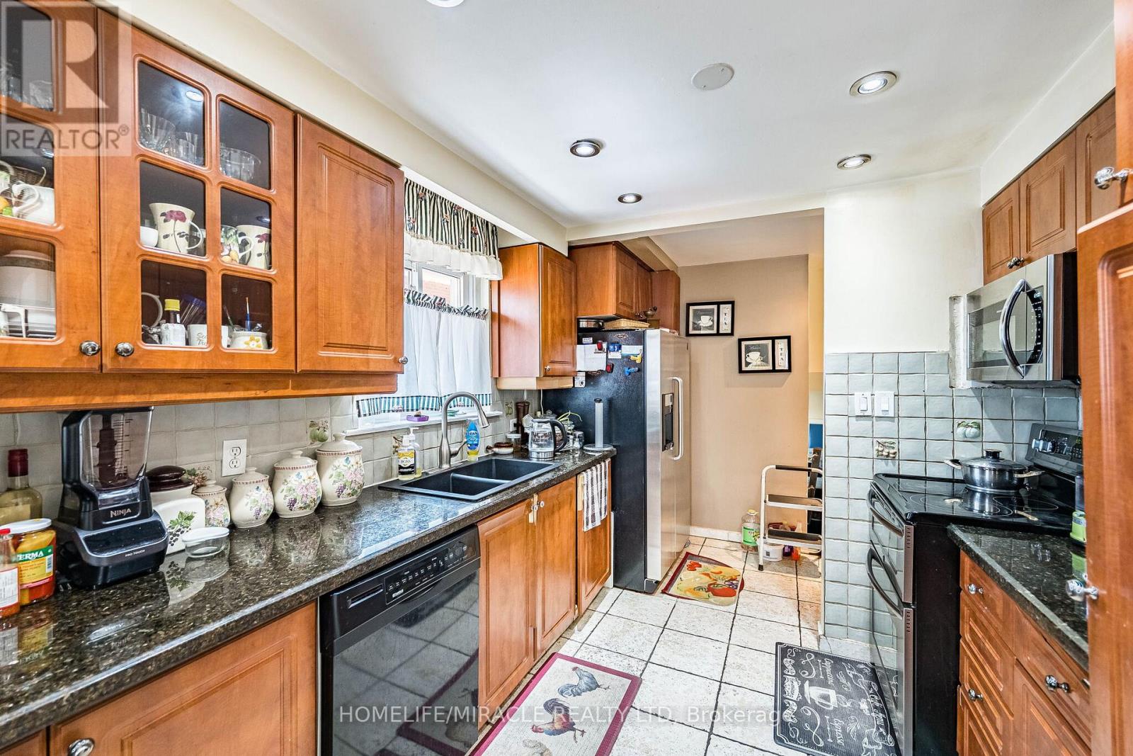 7150 Harwick Drive, Mississauga, Ontario  L4T 3A4 - Photo 15 - W12939524