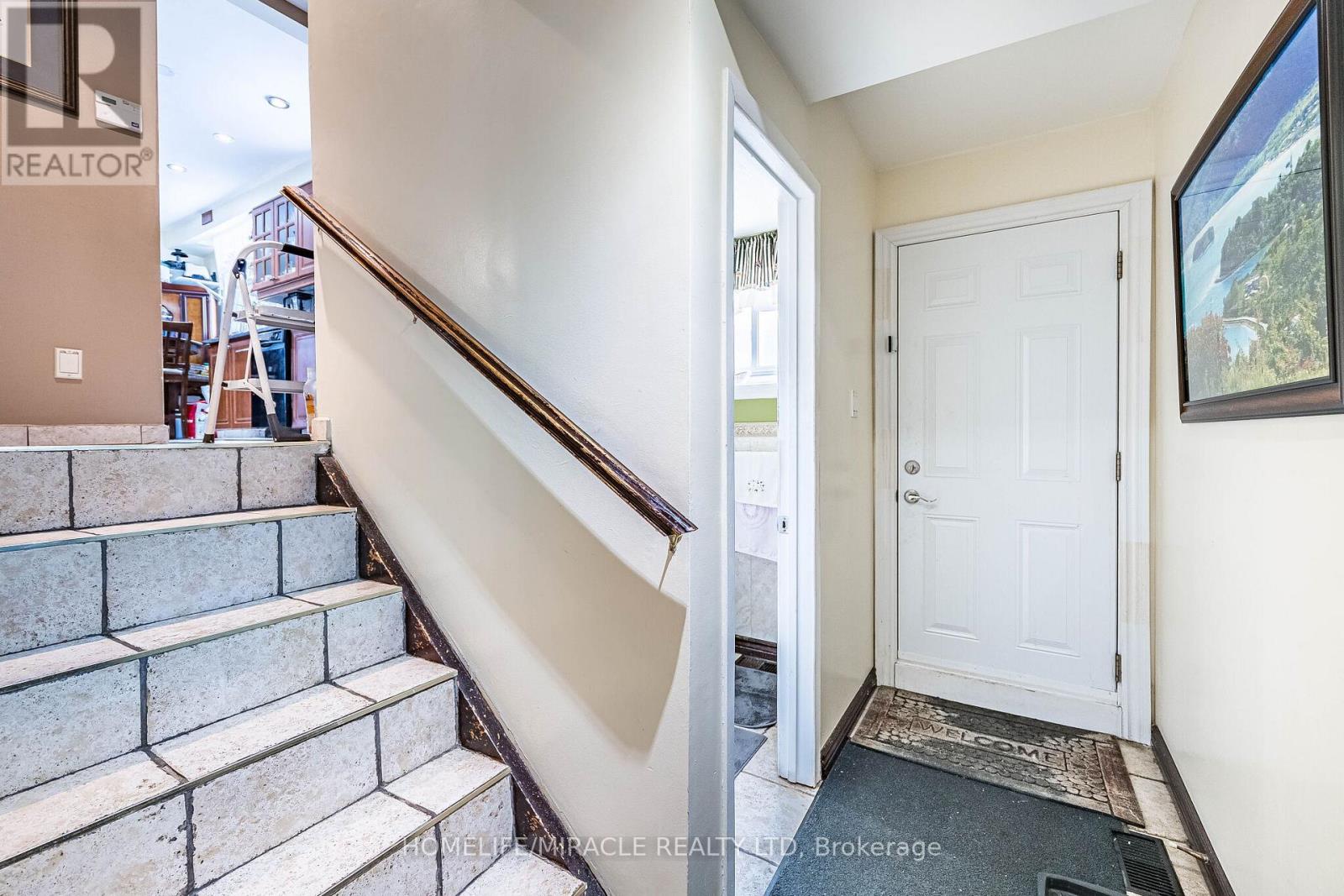 7150 Harwick Drive, Mississauga, Ontario  L4T 3A4 - Photo 27 - W12939524