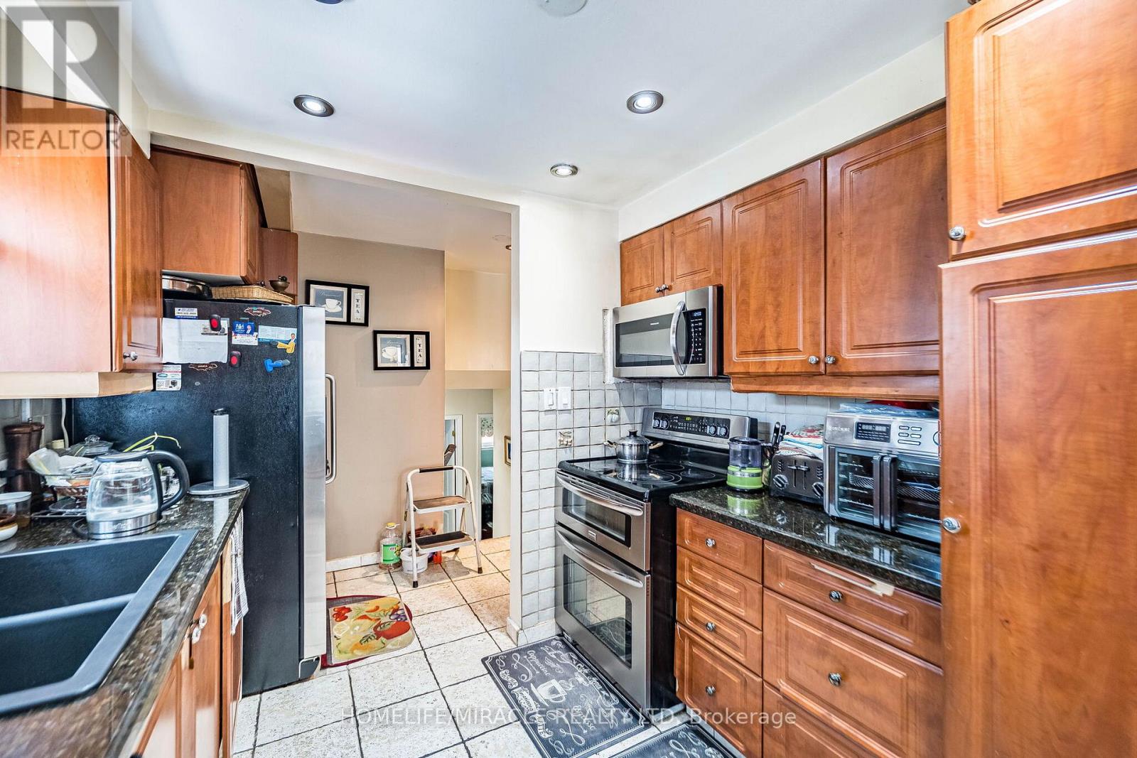 7150 Harwick Drive, Mississauga, Ontario  L4T 3A4 - Photo 16 - W12939524