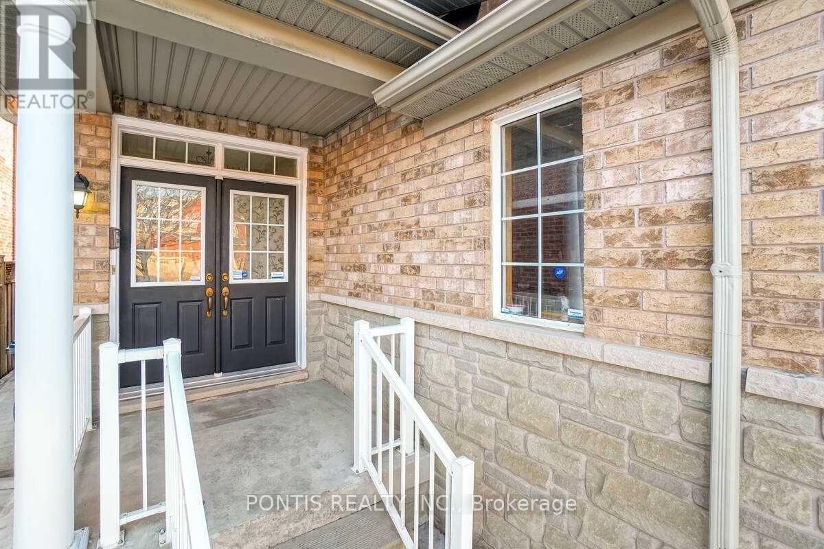 58 Rubysilver Drive, Brampton, Ontario  L6P 1P9 - Photo 2 - W13029902