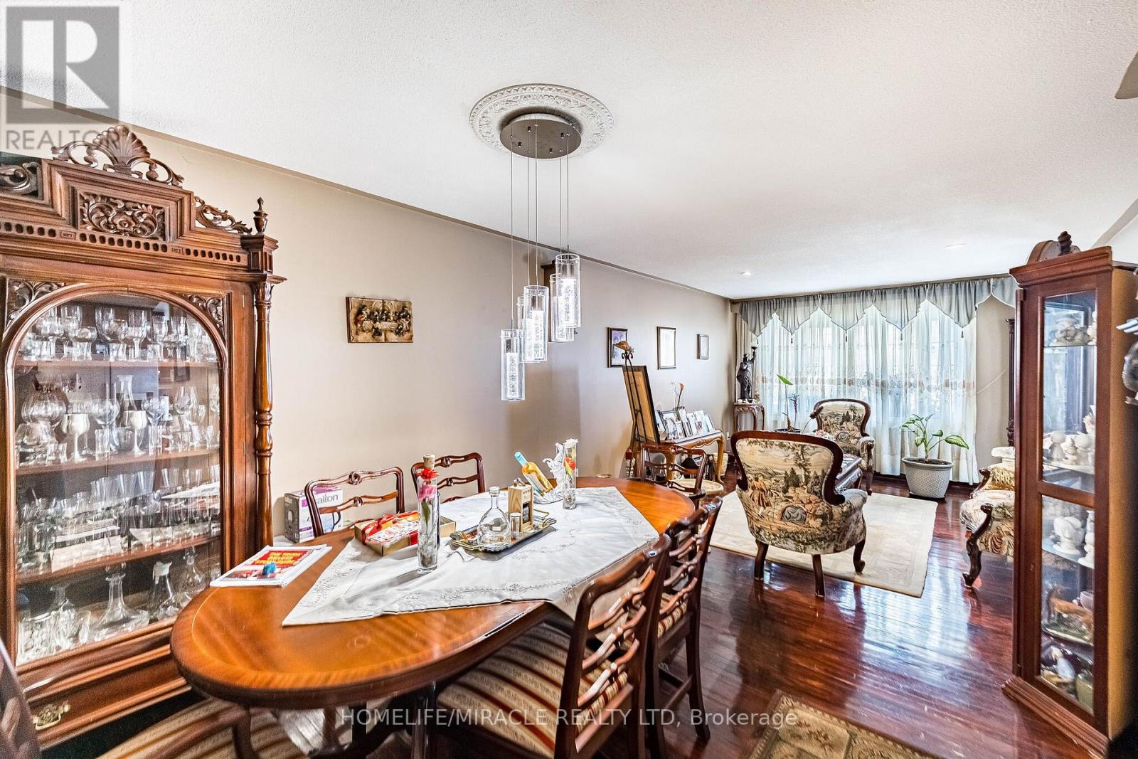 7150 Harwick Drive, Mississauga, Ontario  L4T 3A4 - Photo 11 - W12939524