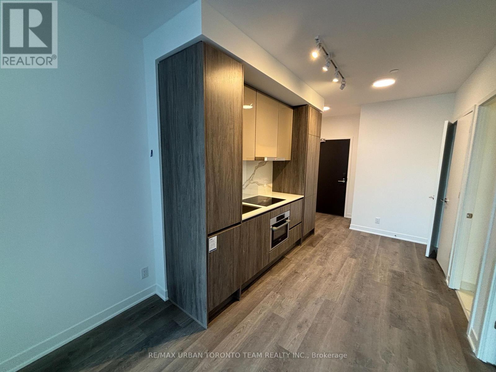 1001 - 180 Front Street E, Toronto, Ontario  M5A 0K9 - Photo 5 - C12831270