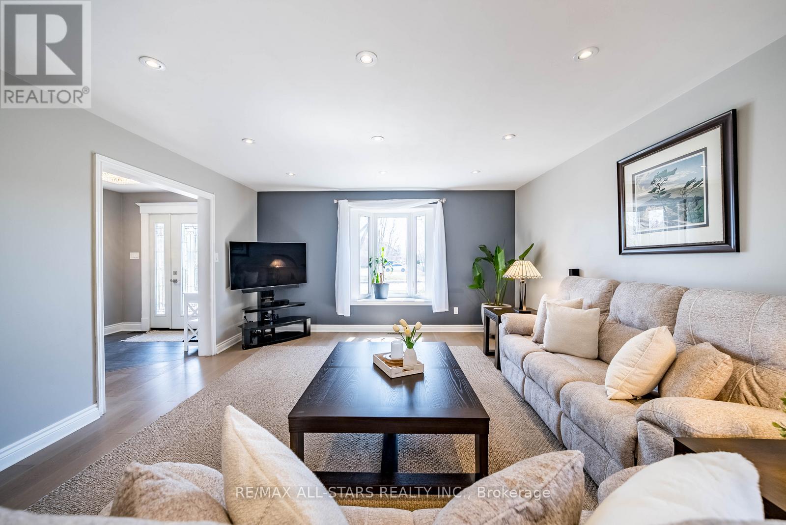 263 Sunset Boulevard, Whitchurch-Stouffville, Ontario  L4A 3R1 - Photo 8 - N12976916