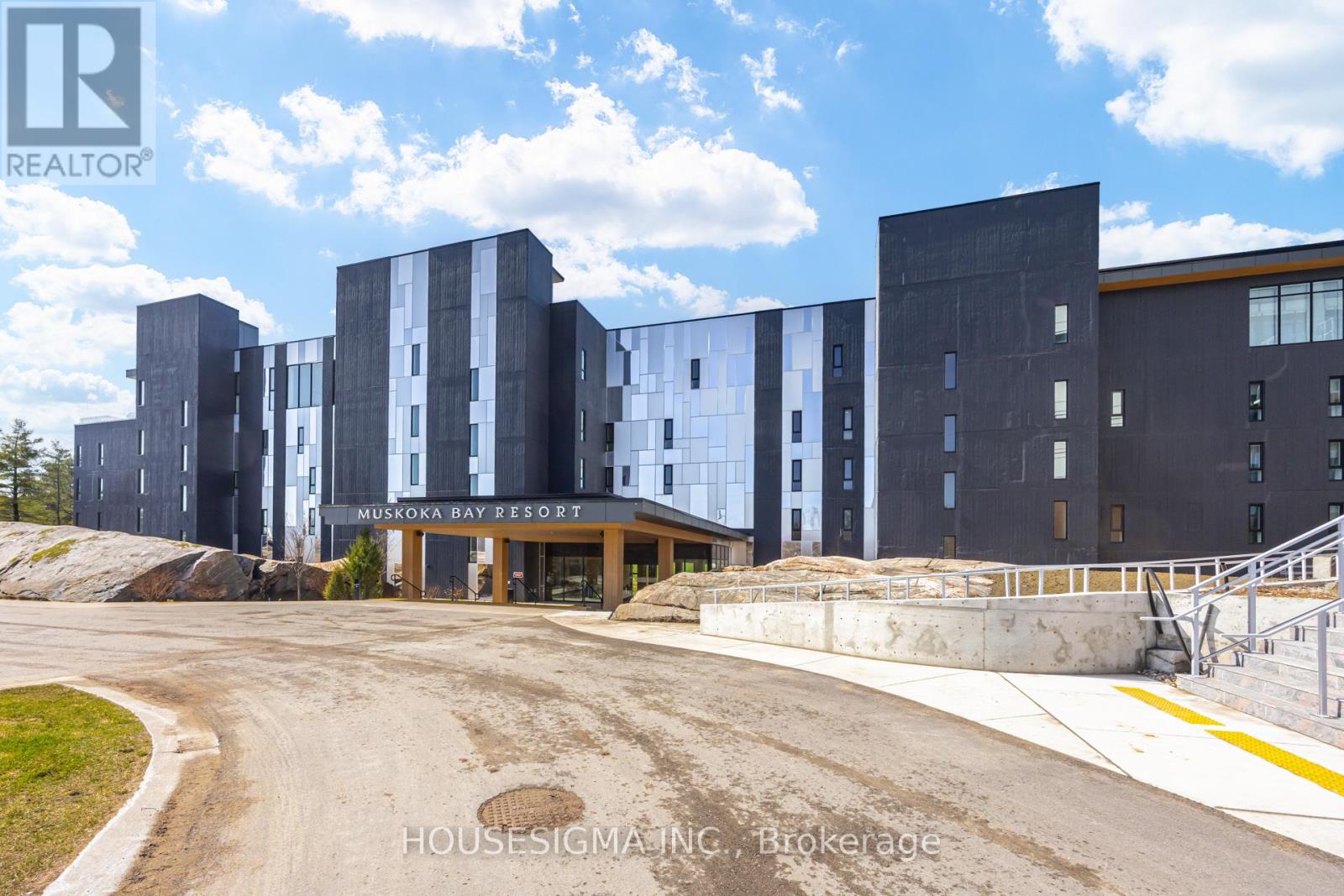 313 - 120 CARRICK TRAIL, Gravenhurst, Ontario