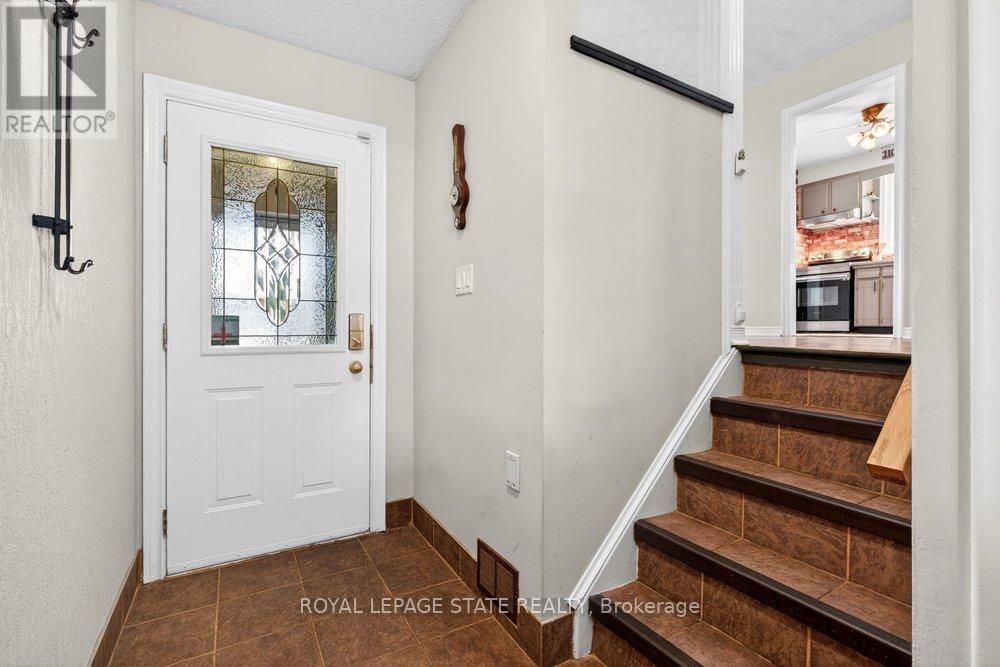 368 Carson Drive, Hamilton, Ontario  L8T 4V1 - Photo 5 - X13030214