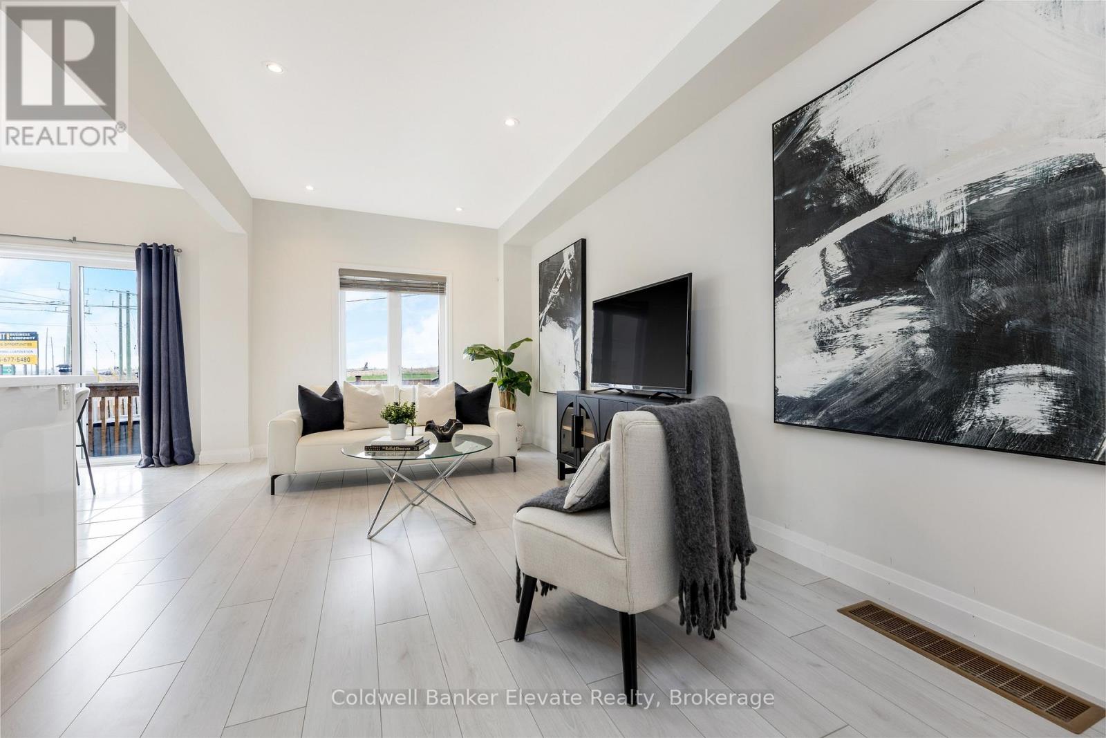 108 Flagg Avenue, Brant, Ontario  N3L 0J8 - Photo 8 - X13030232