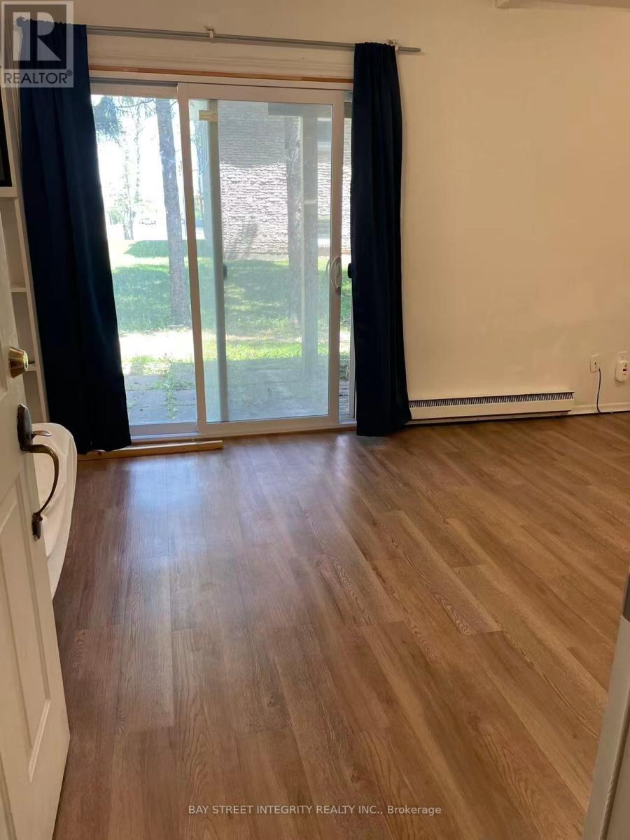 228 Westcourt Place, Waterloo, Ontario  N2L 2R7 - Photo 15 - X13030270