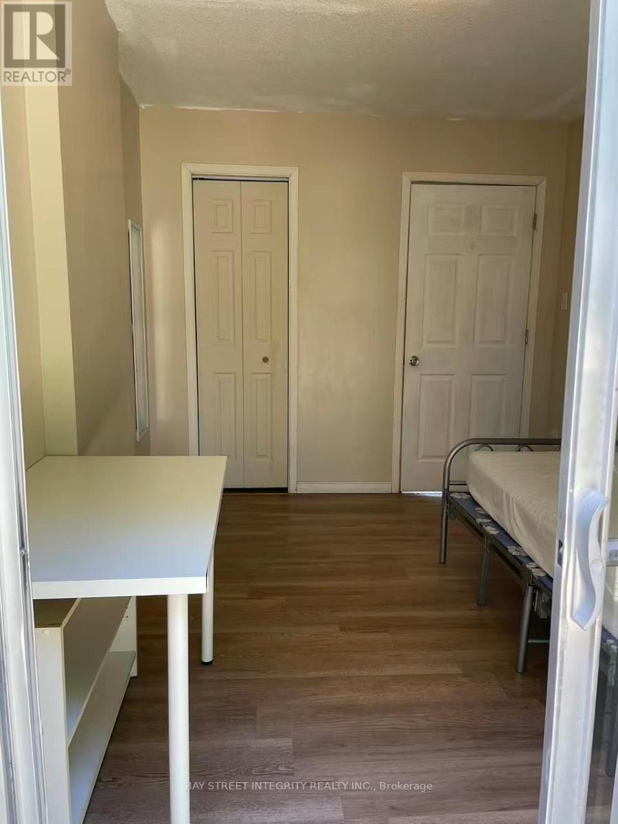 228 Westcourt Place, Waterloo, Ontario  N2L 2R7 - Photo 16 - X13030270