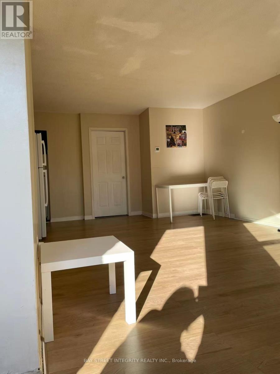 228 Westcourt Place, Waterloo, Ontario  N2L 2R7 - Photo 5 - X13030270