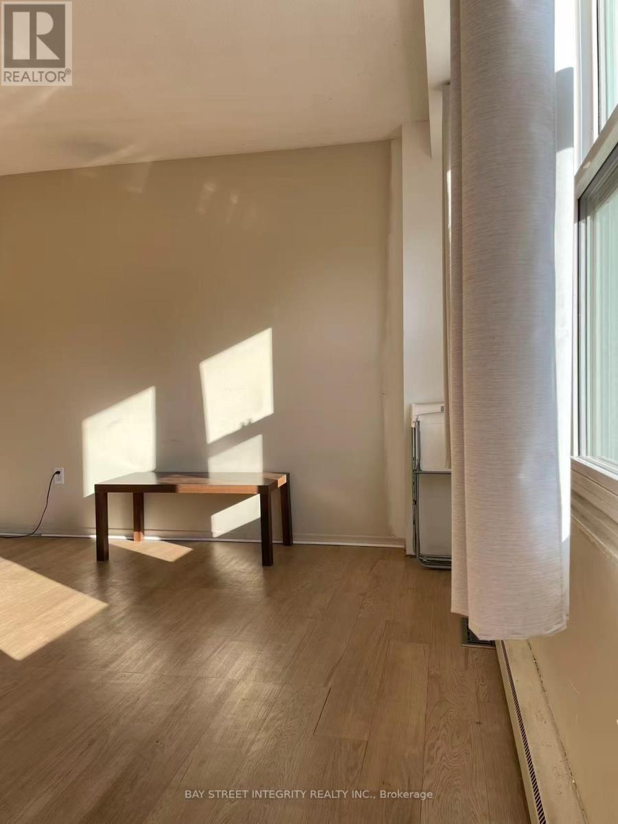 228 Westcourt Place, Waterloo, Ontario  N2L 2R7 - Photo 6 - X13030270