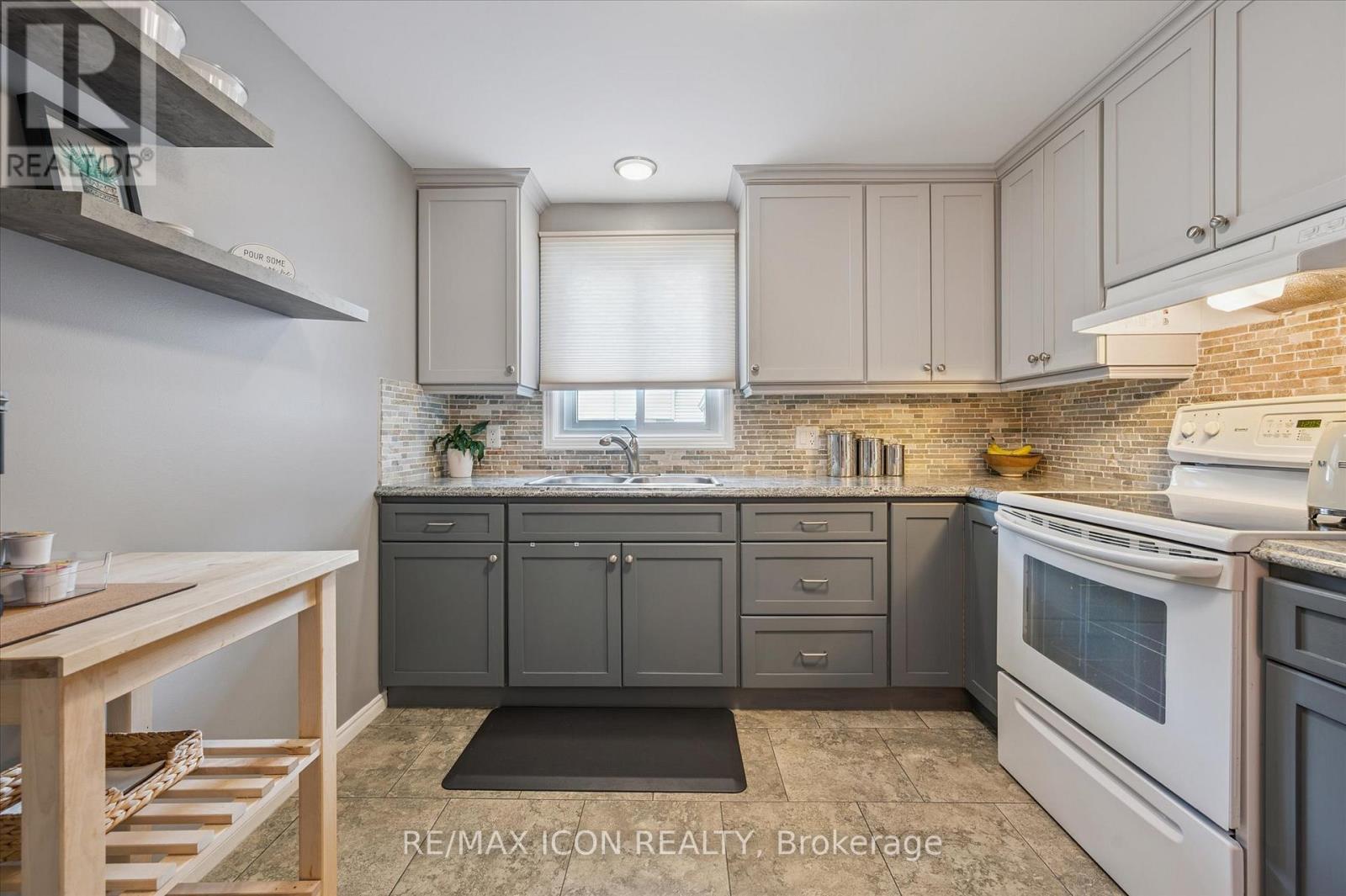 40 Abeles Avenue, Brant, Ontario  N3L 3N9 - Photo 8 - X13030316