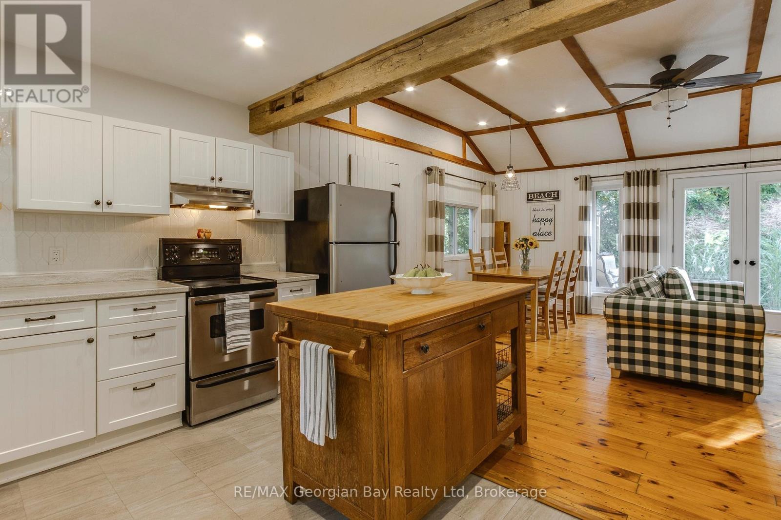 369 Tiny Beaches Road S, Tiny, Ontario  L0L 2J0 - Photo 2 - S12940476