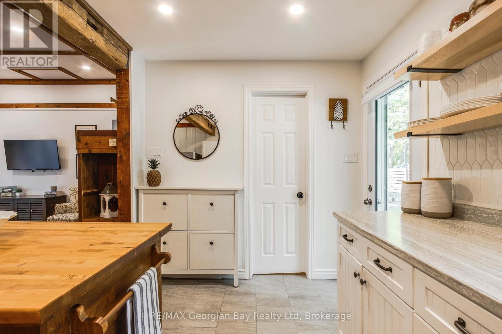 369 Tiny Beaches Road S, Tiny, Ontario  L0L 2J0 - Photo 17 - S12940476