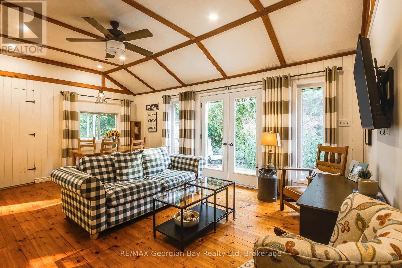 369 Tiny Beaches Road S, Tiny, Ontario  L0L 2J0 - Photo 10 - S12940476