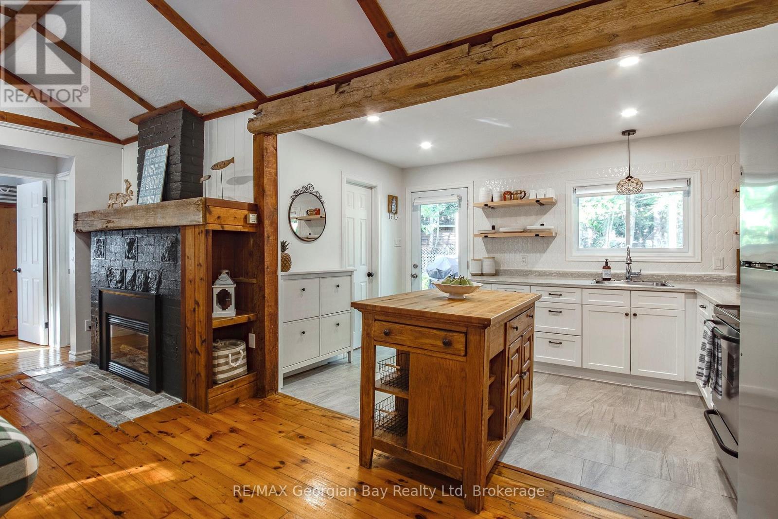 369 Tiny Beaches Road S, Tiny, Ontario  L0L 2J0 - Photo 5 - S12940476