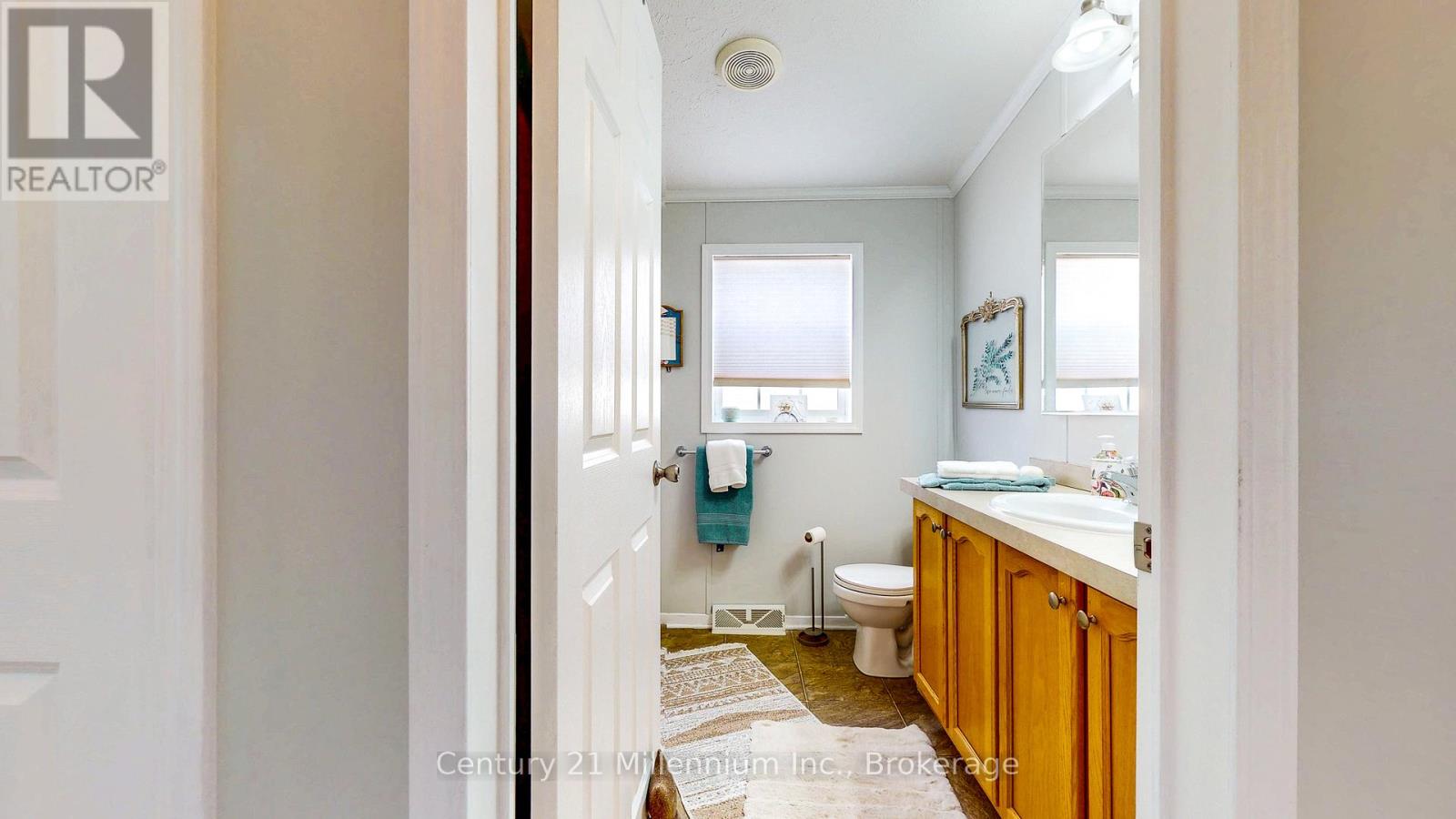 9 Illinois Crescent, Wasaga Beach, Ontario  L9Z 3A8 - Photo 12 - S12984678