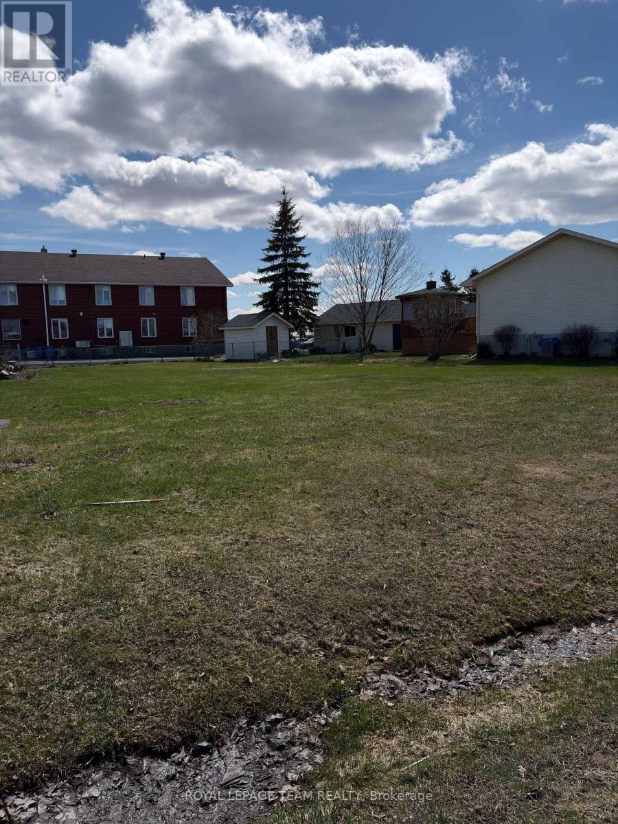 94 SIMCOE STREET, South Stormont, Ontario