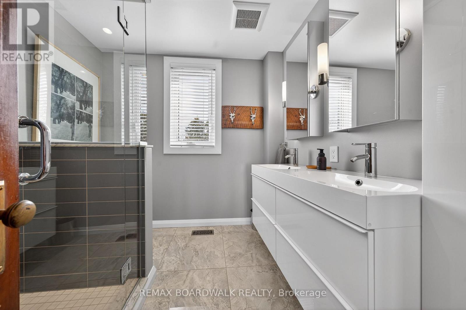 154 Queen Mary Street, Ottawa, Ontario  K1K 1X5 - Photo 28 - X13030438