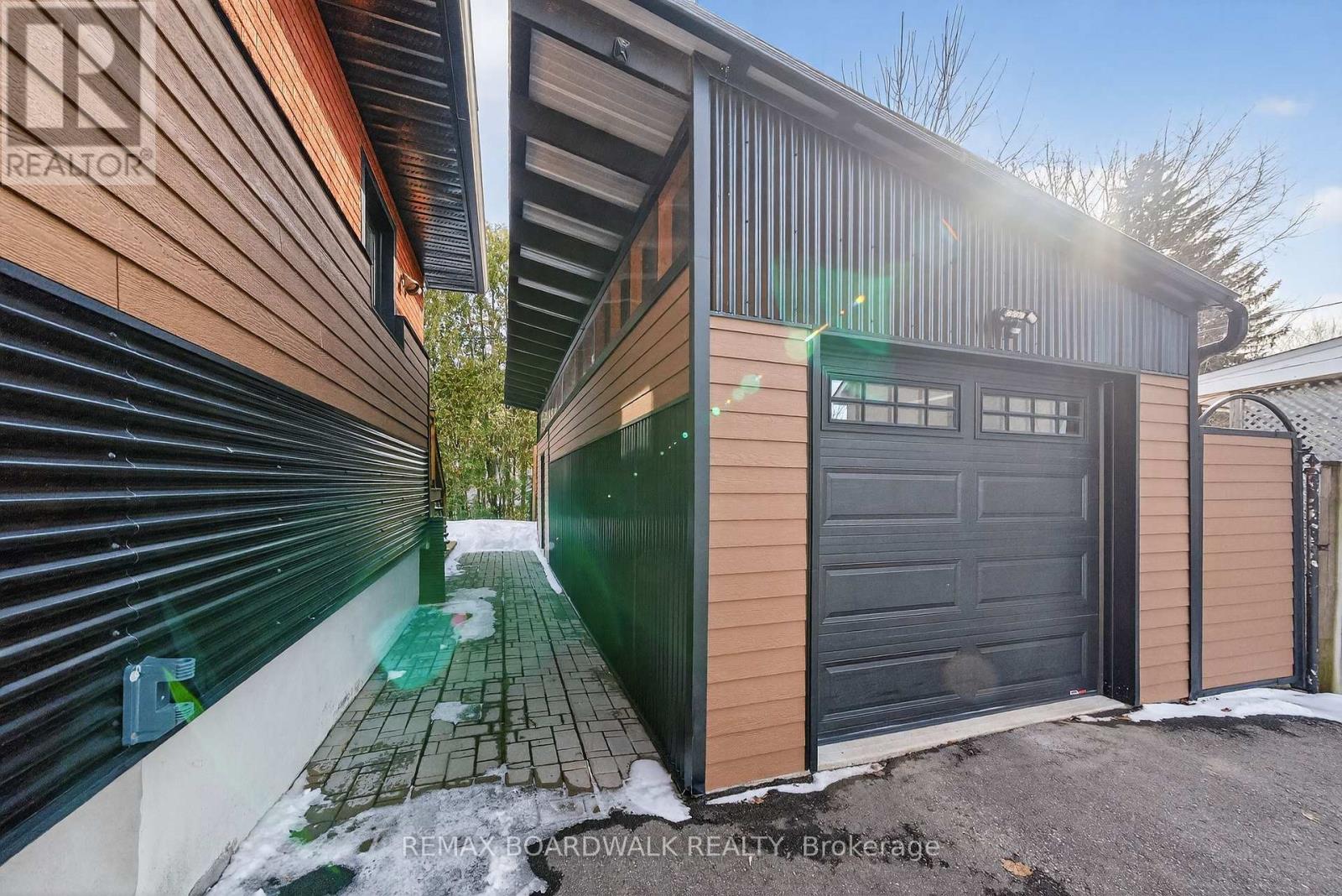 154 Queen Mary Street, Ottawa, Ontario  K1K 1X5 - Photo 36 - X13030438