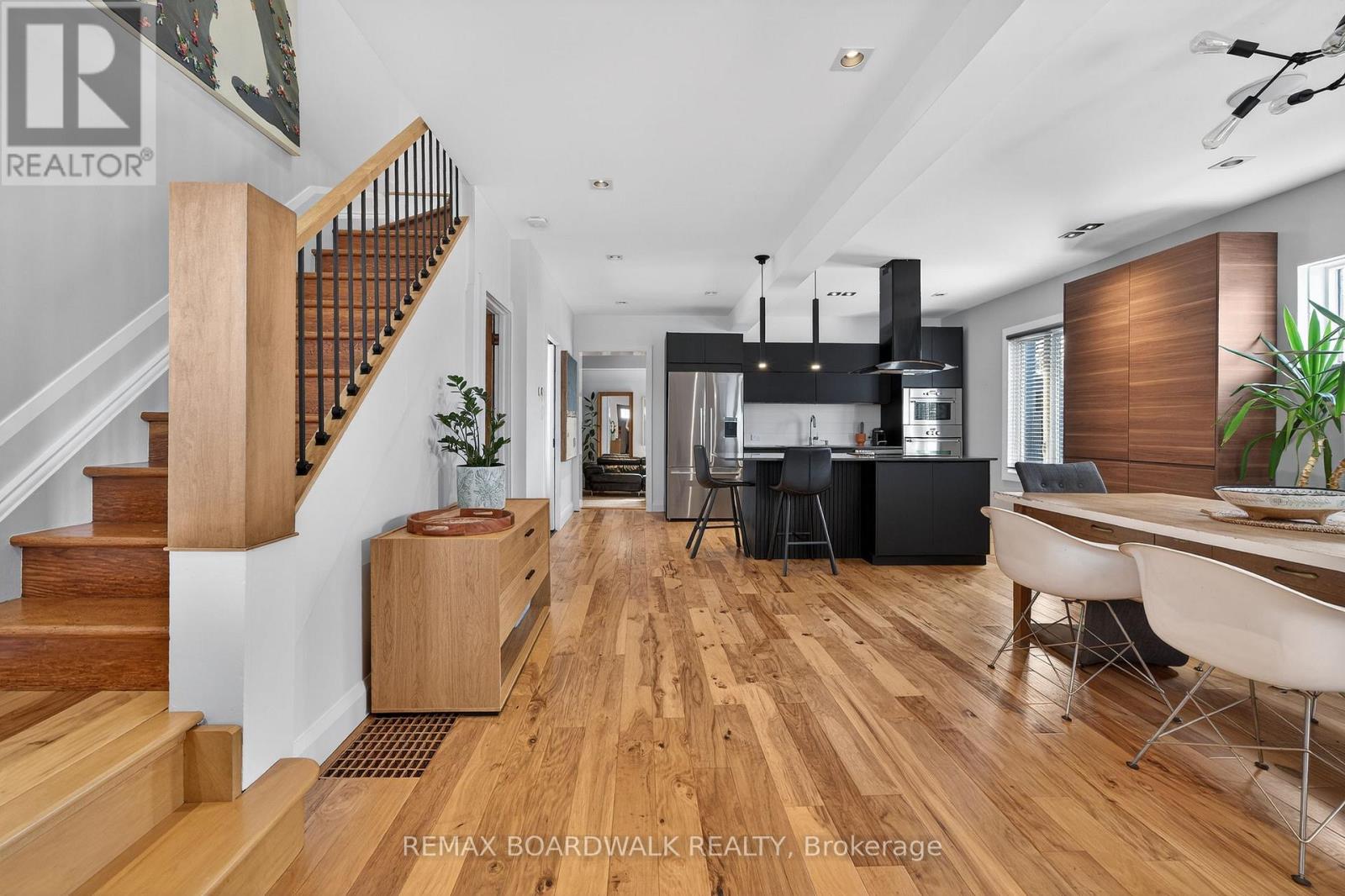 154 Queen Mary Street, Ottawa, Ontario  K1K 1X5 - Photo 4 - X13030438