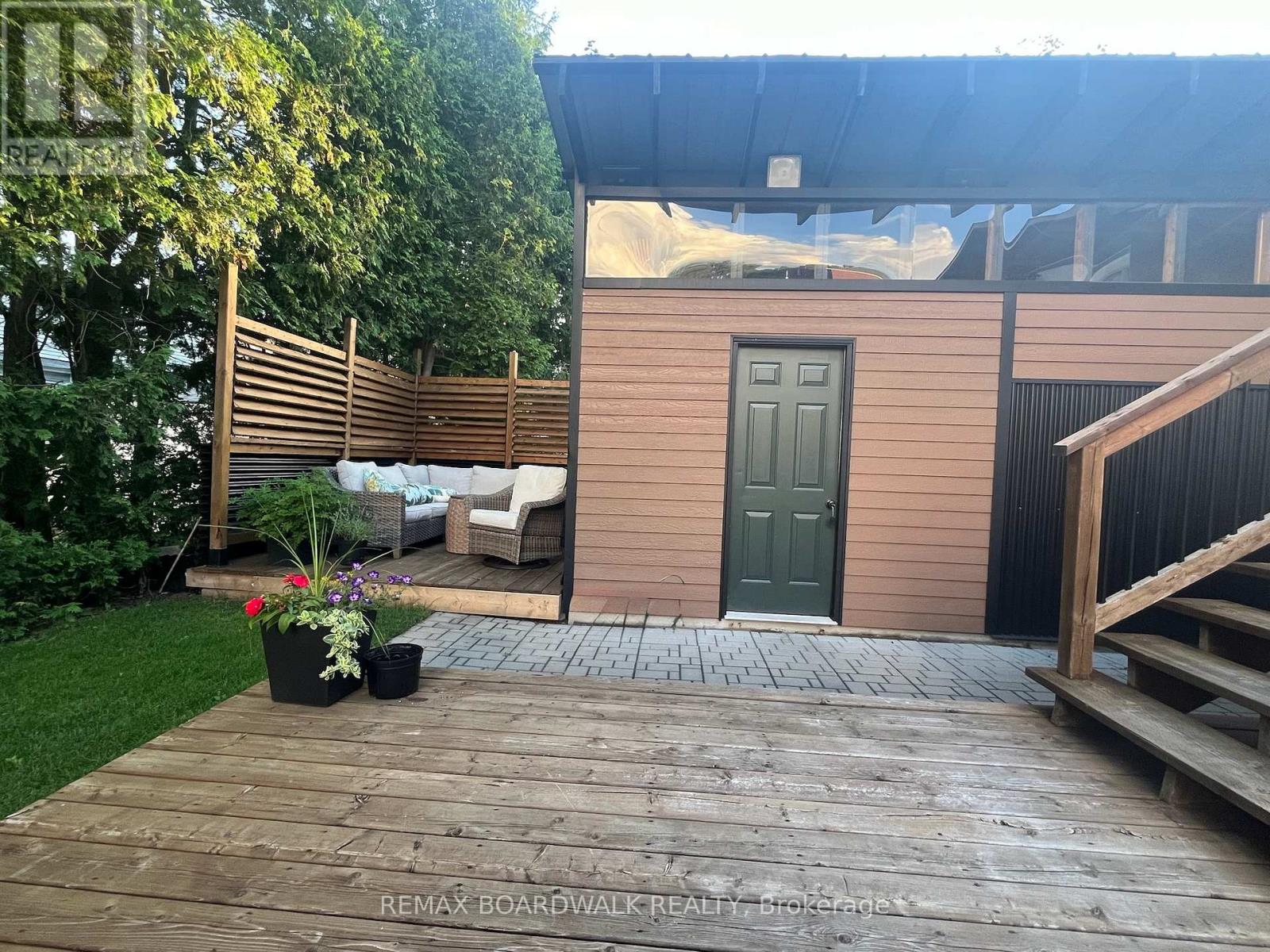 154 Queen Mary Street, Ottawa, Ontario  K1K 1X5 - Photo 40 - X13030438