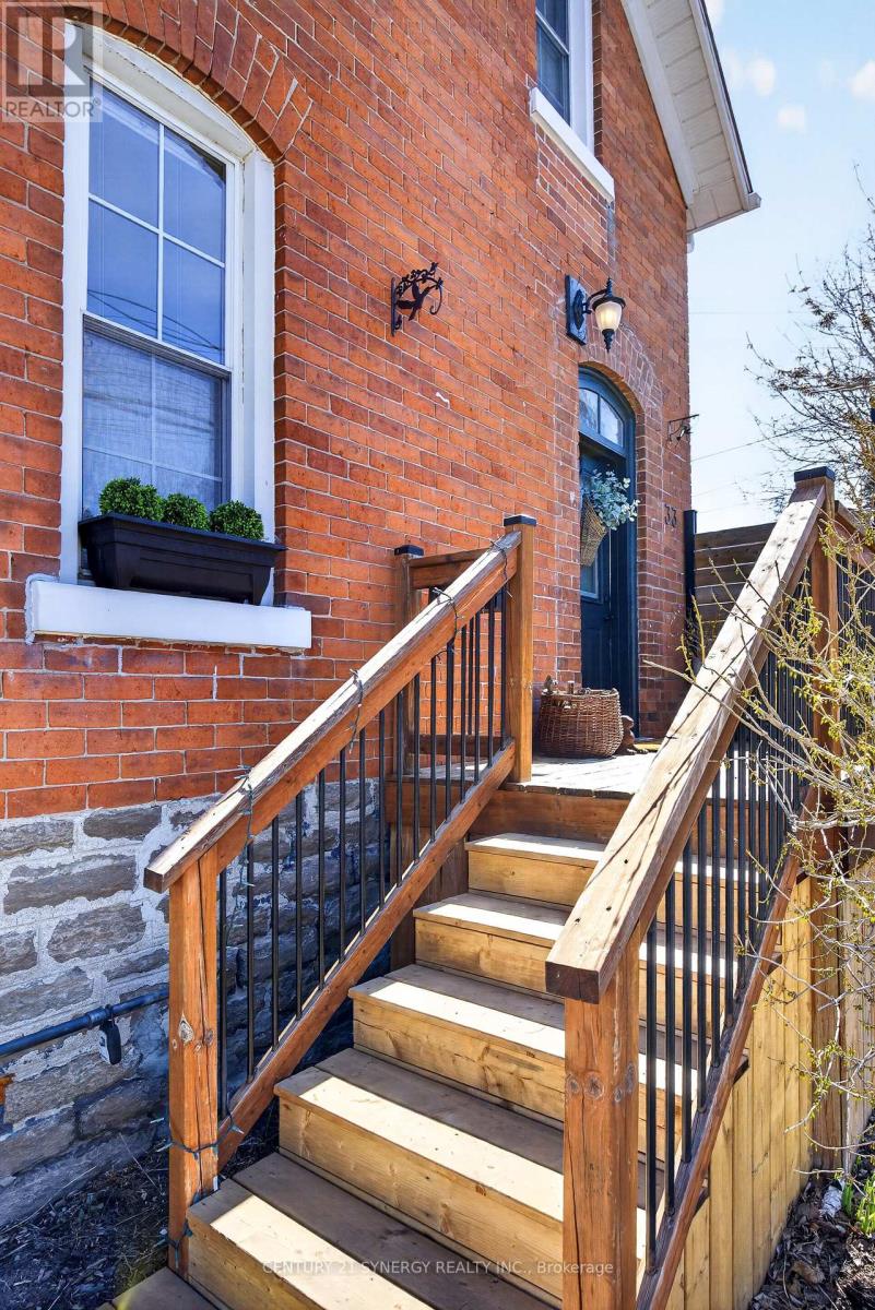 33 Napoleon Street, Carleton Place, Ontario  K7C 2X4 - Photo 3 - X13030590