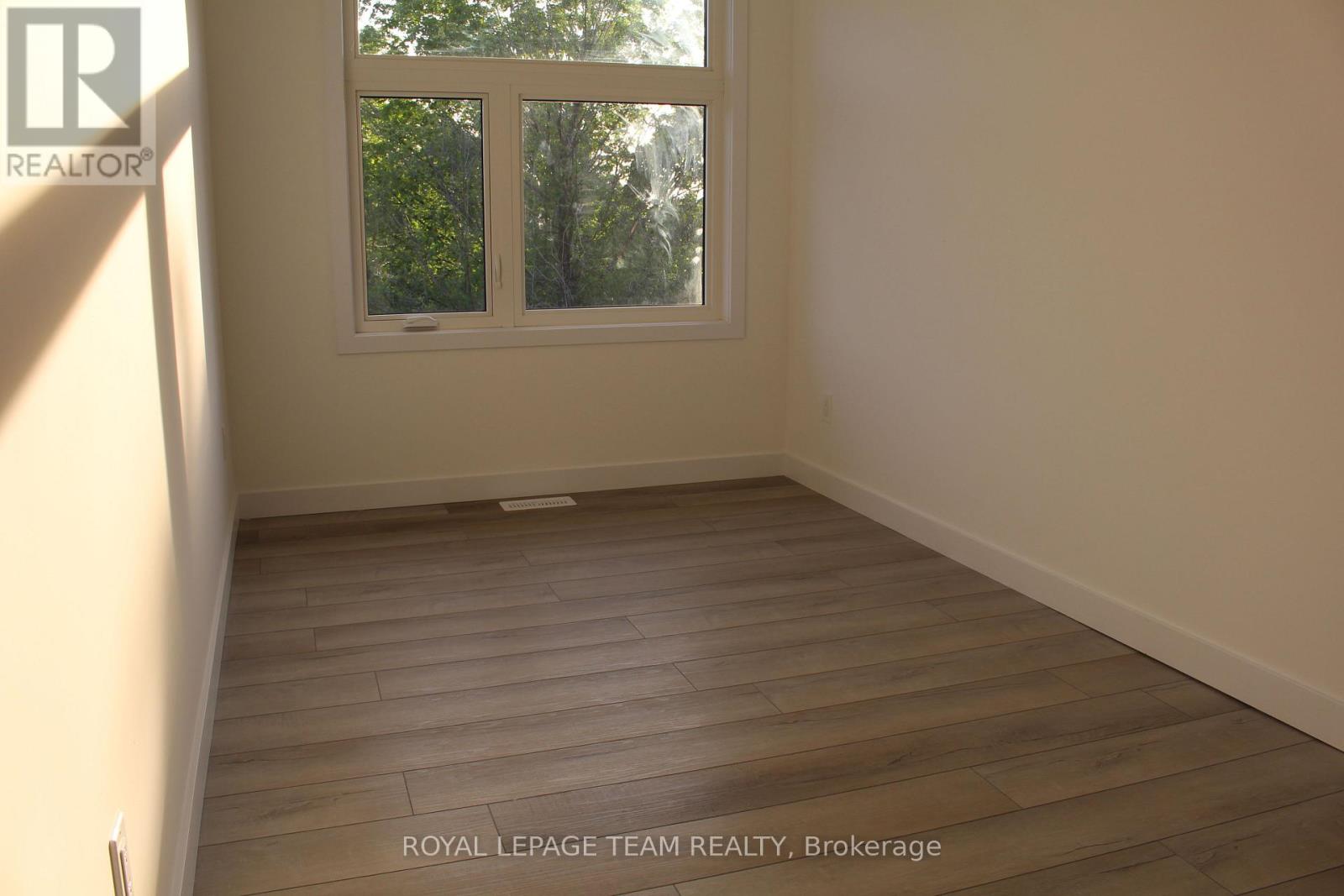 Unit A - 155 Longpre Street E, Ottawa, Ontario  K1L 7J5 - Photo 22 - X13030660