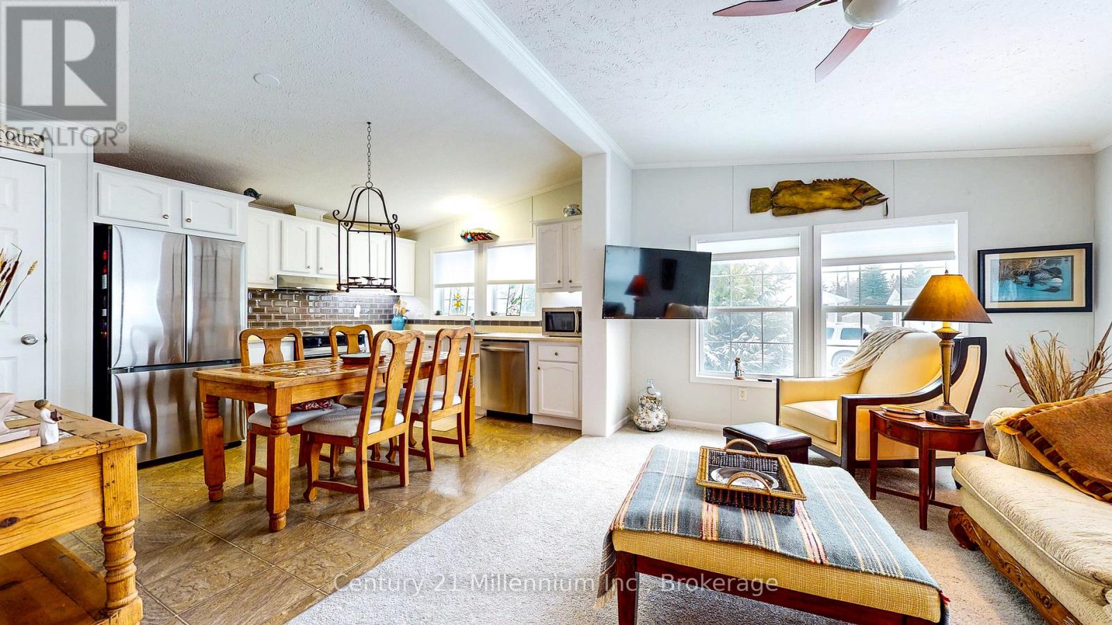 9 Illinois Crescent, Wasaga Beach, Ontario  L9Z 3A8 - Photo 6 - S12984678