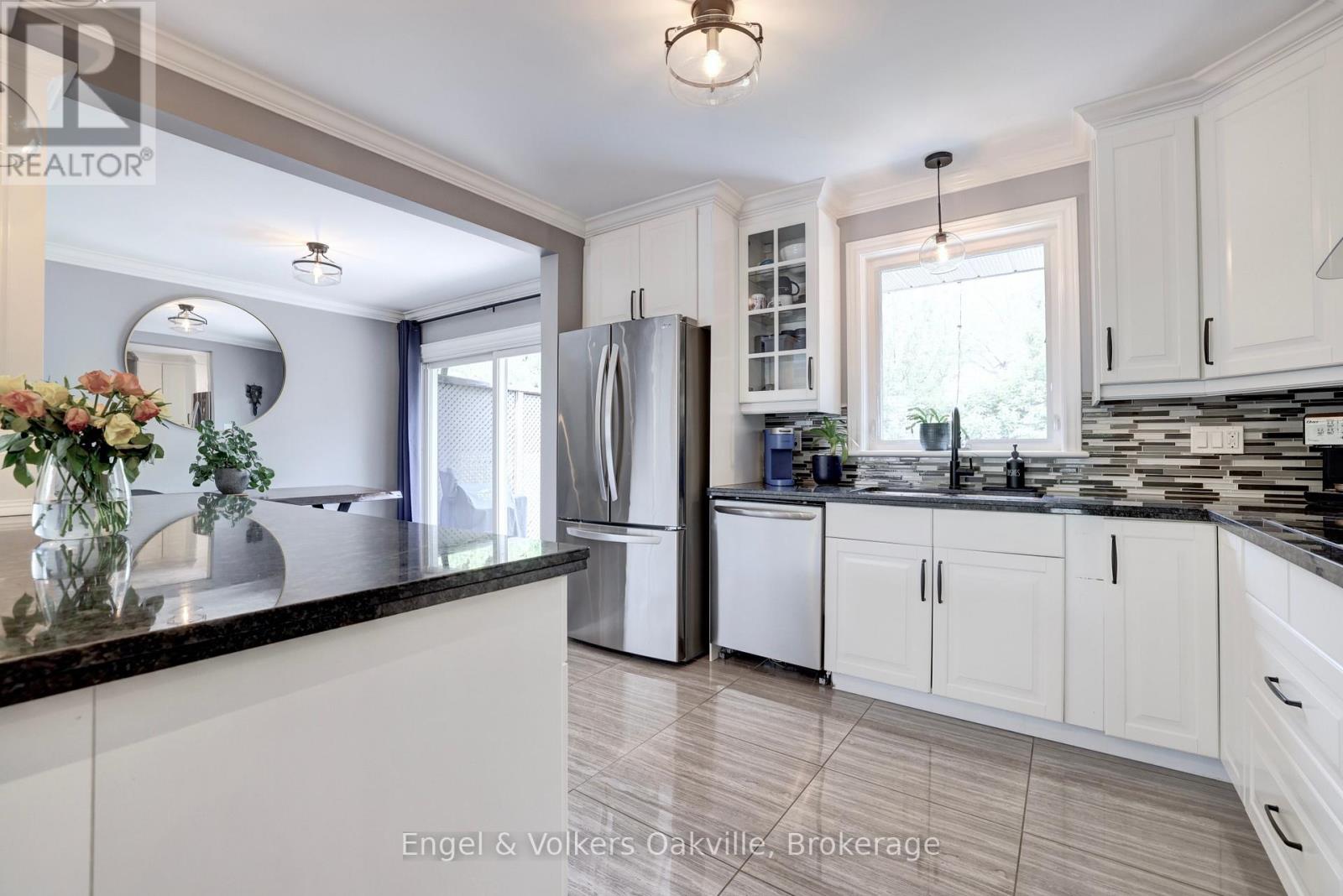 465 Fourth Line, Oakville, Ontario  L6L 5A6 - Photo 13 - W13030650