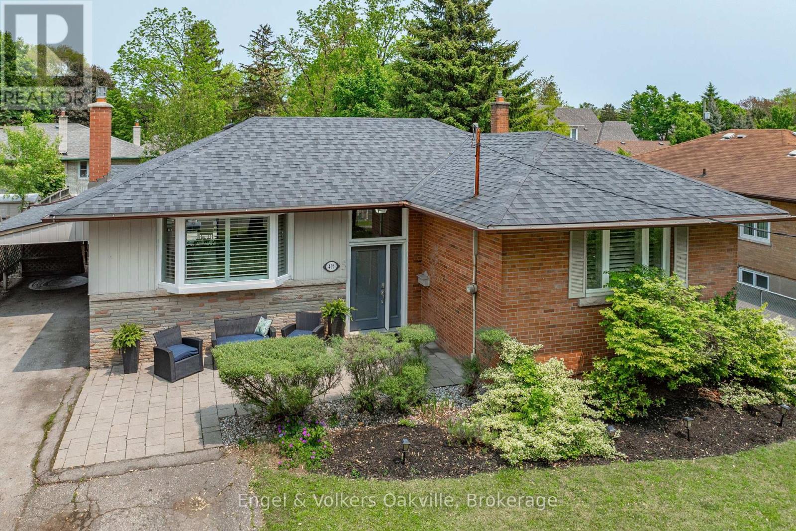 465 Fourth Line, Oakville, Ontario  L6L 5A6 - Photo 2 - W13030650