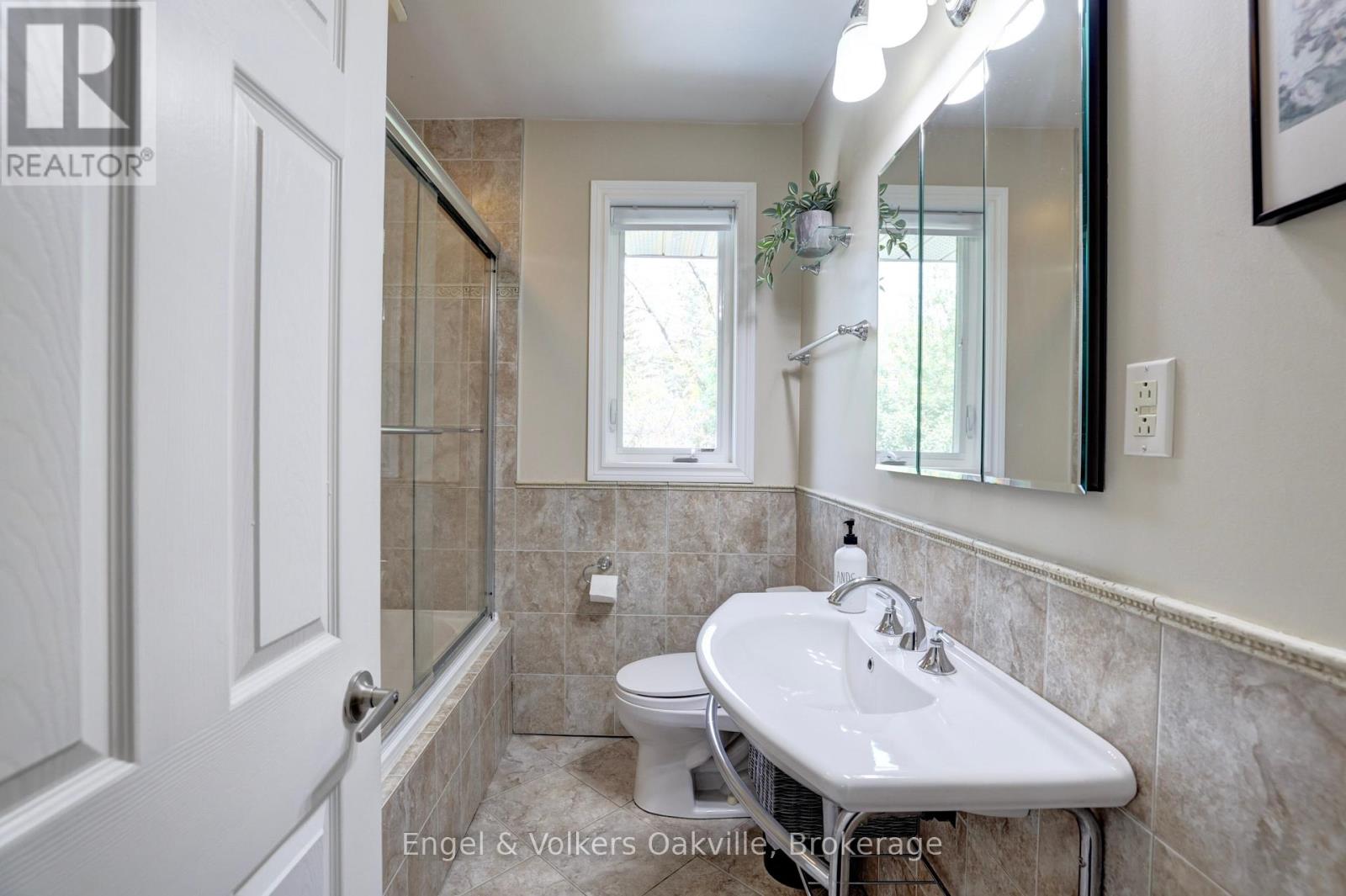 465 Fourth Line, Oakville, Ontario  L6L 5A6 - Photo 20 - W13030650