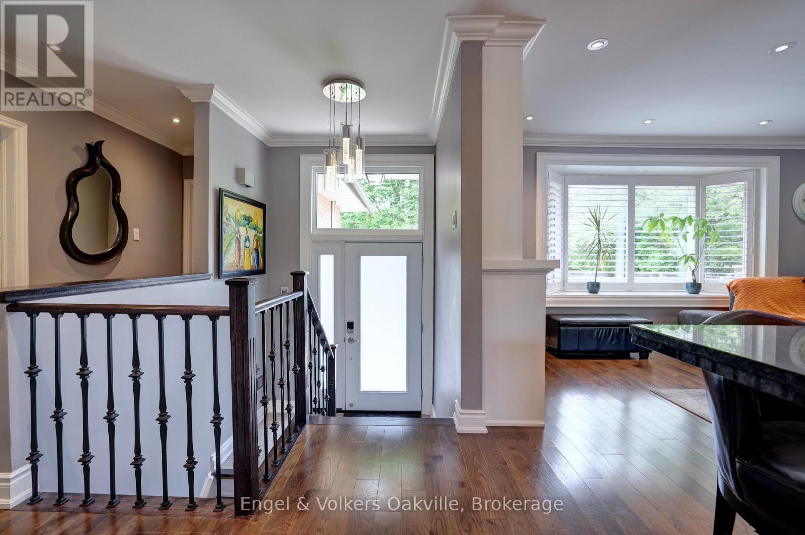 465 Fourth Line, Oakville, Ontario  L6L 5A6 - Photo 4 - W13030650