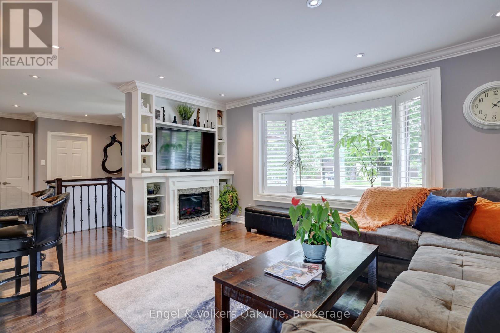 465 Fourth Line, Oakville, Ontario  L6L 5A6 - Photo 8 - W13030650