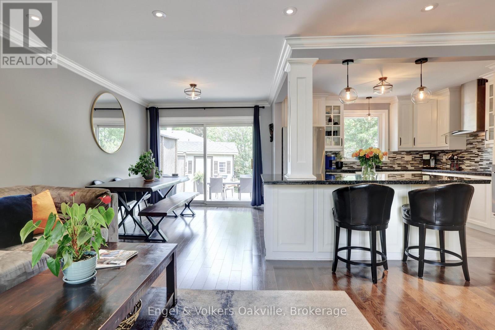 465 Fourth Line, Oakville, Ontario  L6L 5A6 - Photo 9 - W13030650