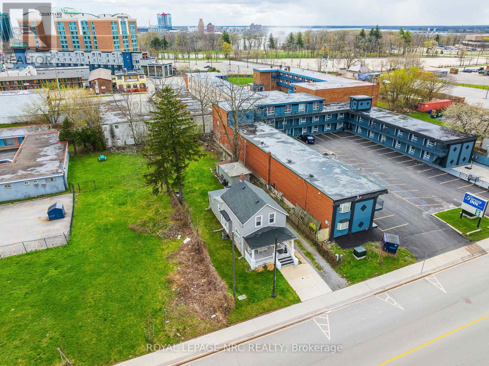 5930 Fallsview Boulevard, Niagara Falls, Ontario  L2G 3V5 - Photo 5 - X13030512