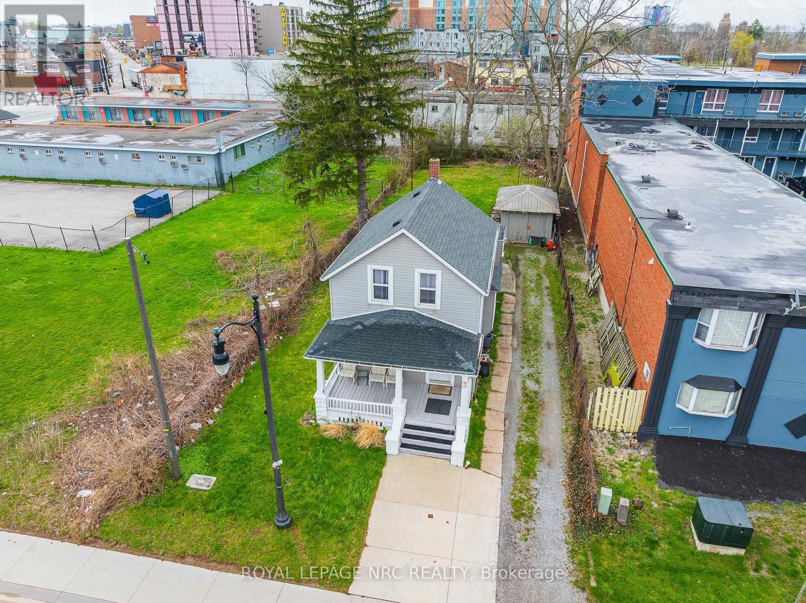 5930 FALLSVIEW BOULEVARD, Niagara Falls, Ontario