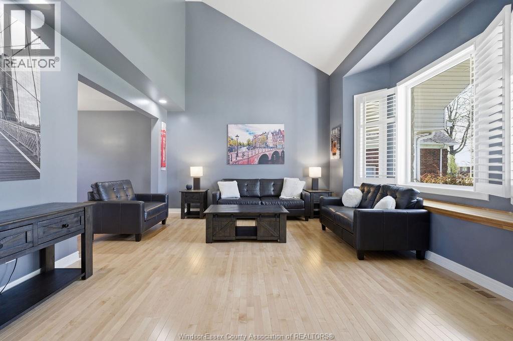 552 Old Tecumseh Road, Lakeshore, Ontario  N0R 1A0 - Photo 3 - 26008896