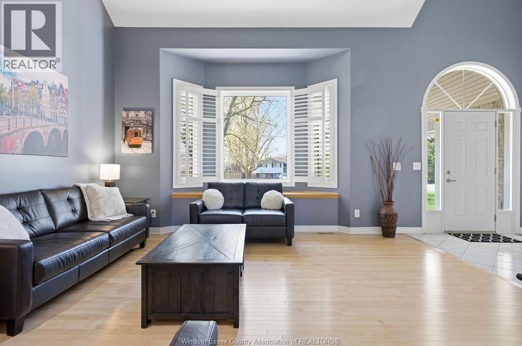 552 Old Tecumseh Road, Lakeshore, Ontario  N0R 1A0 - Photo 4 - 26008896