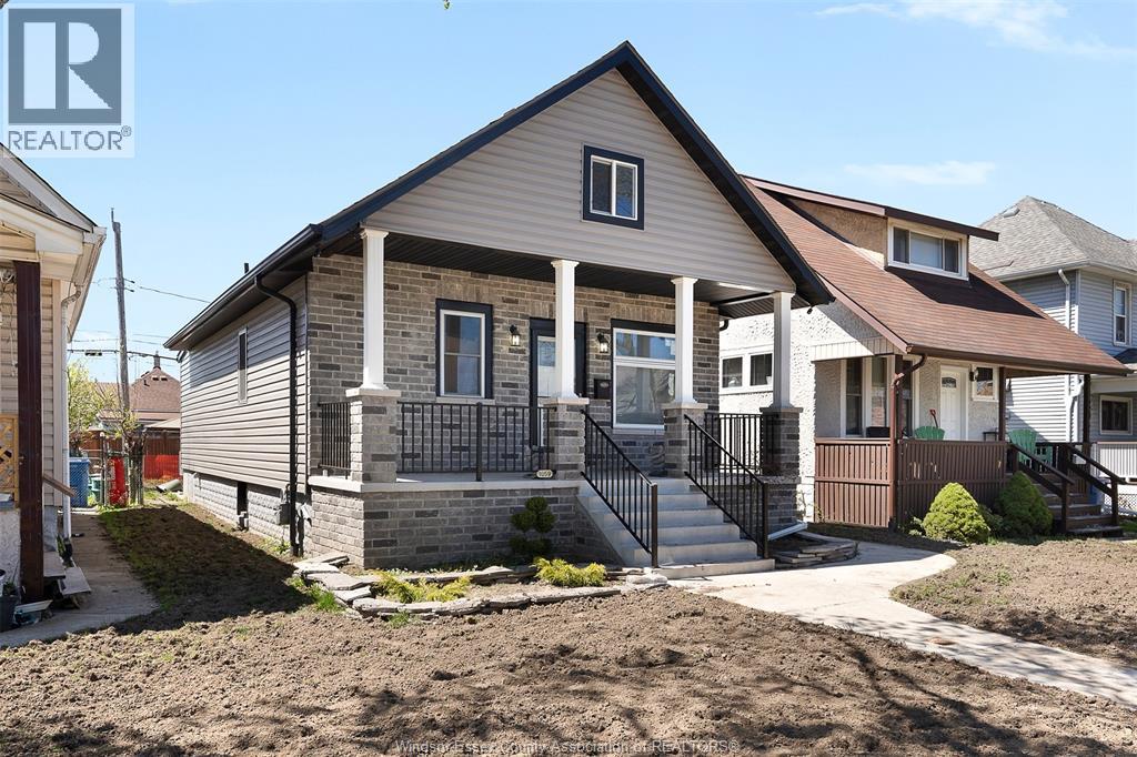 1059 Elsmere Avenue, Windsor, Ontario  N9A 2B1 - Photo 2 - 26008852