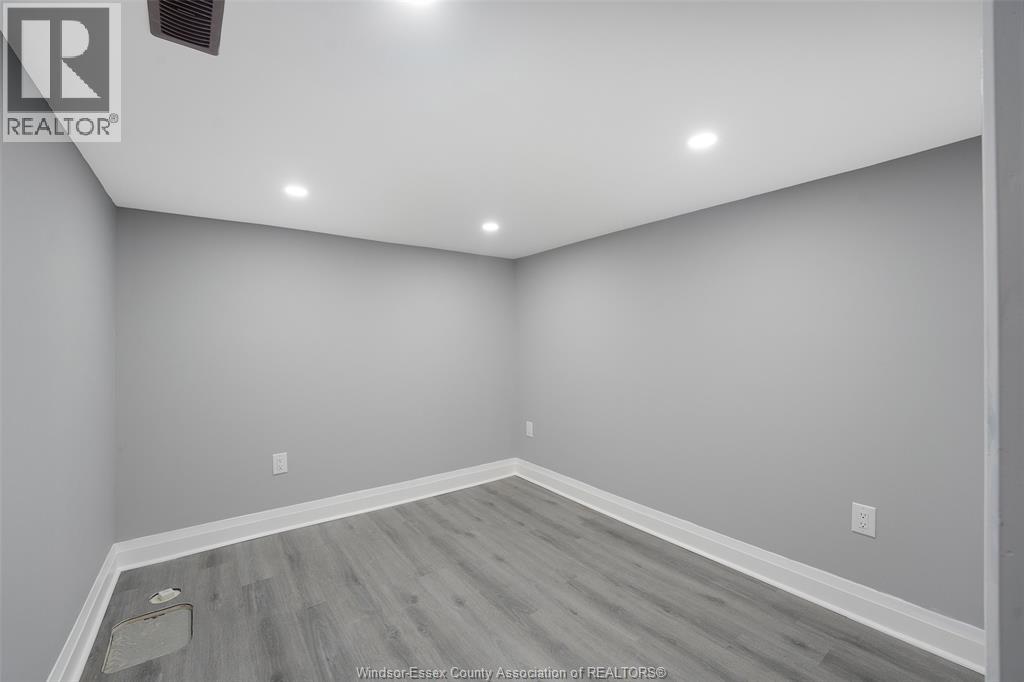 1059 Elsmere Avenue, Windsor, Ontario  N9A 2B1 - Photo 22 - 26008852