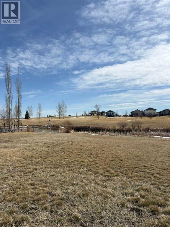 709 Whispering Greens Avenue, Vulcan, Alberta