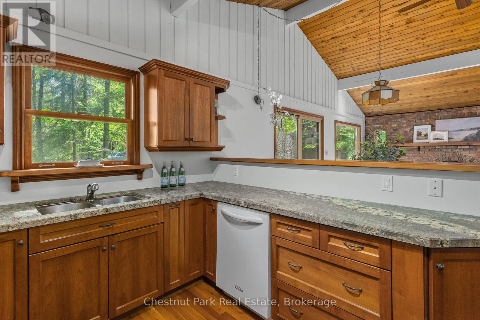 115 Woodland Drive, Huntsville, Ontario  P1H 1A7 - Photo 11 - X13030322