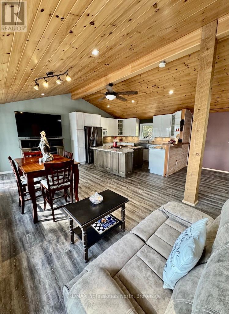 5543 Kennisis Lake Road, Dysart Et Al, Ontario  K0M 1S0 - Photo 20 - X13030428