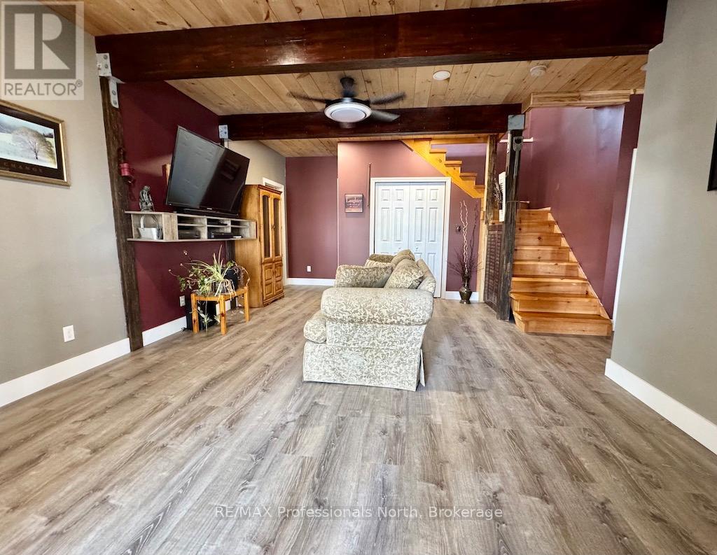 5543 Kennisis Lake Road, Dysart Et Al, Ontario  K0M 1S0 - Photo 24 - X13030428